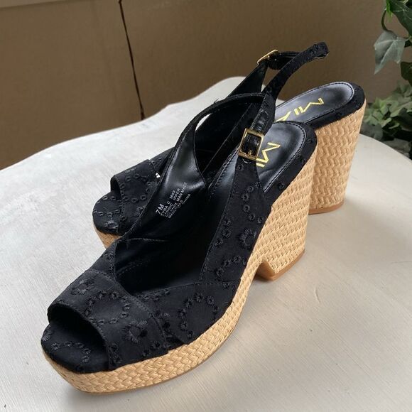 Mia Black Embroiled Floral Peep Toe Platform Raffia Espadrille Sandals Size 7M - Picture 10 of 15